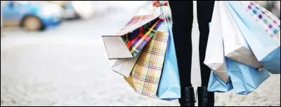 Tu fais tes achats de Noël. Tu dois acheter un cadeau pour tes deux frères, ta sur et ton père. Malheureusement, il ne te reste que 15 $. Que fais-tu ?