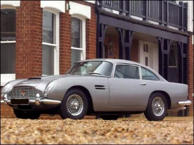 Comment s'appelle cette voiture ?