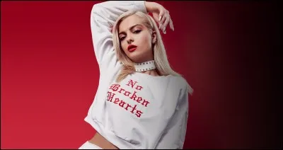 Quelle âge a-t-elle (avril 2017) ?