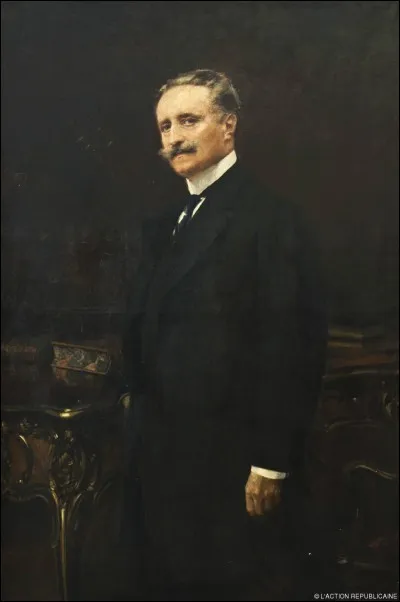 Le 23 mai 1920, le président et Académicien Paul Deschanel ...
