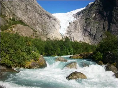 Dans quel dessin animé culte retrouve-t-on les personnages de Satanas et Diabolo ?