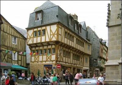 VANNES - De quel département breton cette ville est-elle le chef-lieu ?