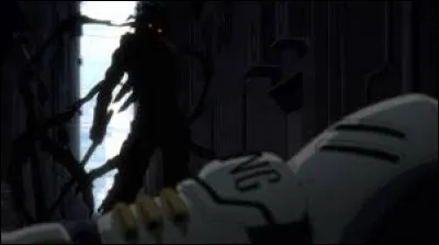 Qui est cet homme caché dans l'ombre ?