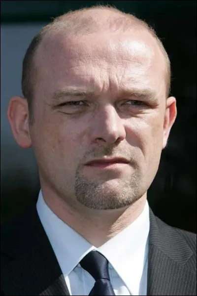 Il a été, après Jean Saint-Josse, le candidat du mouvement "Chasse, Pêche, Nature et Traditions". De qui s'agit-il ?