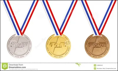 Des médailles sont décernées dans les compétitions de natation synchronisée.