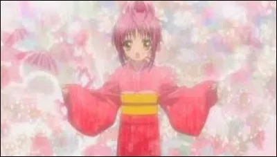 Pour quel personnage Amu a-t-elle de l'attirance au début du manga ?