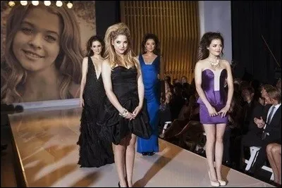 Je suis devenue la reine du lycée après avoir perdu du poids, et j'ai été en couple avec le fils d'un pasteur, je suis ...