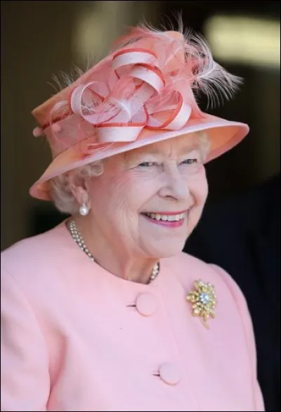 Cette TANTE est la Reine d'Angleterre. Elle n'a qu'un neveu et une seule nièce. Qui peut donc appeler la Reine Elizabeth "tata" ?