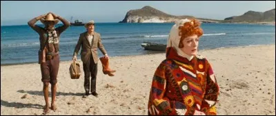 Cette TANTE est l'une des plus célèbres, créée par l'auteur Graham Greene, et interprétée à l'écran par Maggie Smith, dans "Voyages avec ma tante". Elle a pour prénom... ?