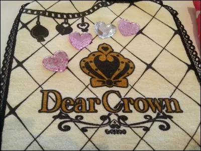 Qui est le créateur de Dear Crown ?