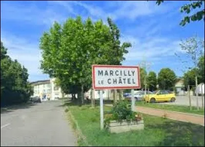 Nous sommes à l'entrée de Marcilly-le-Châtel. Commune Ligérienne, anciennement appelée Marcilly-le-Pavé, elle se situe dans l'ancienne région ...