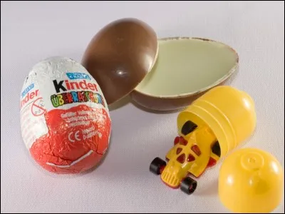 En quelle année sont créés les Kinder Surprise ?