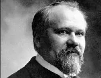 Raymond Poincaré était le cousin d'Henri Poincaré, un célèbre...