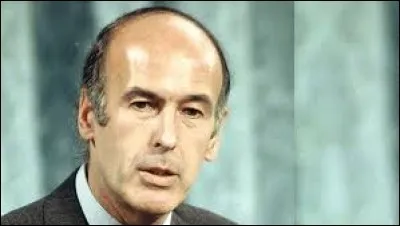 Quelle affaire révélée par ''Le Canard enchaîné'' a fait du tort à Valéry Giscard d'Estaing ?