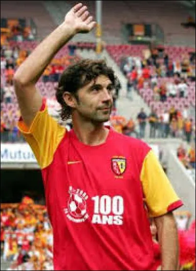 Éric Sikora a tout donné pour les ''sang et or'' du RC Lens. Quelle est la chanson fétiche du club ?