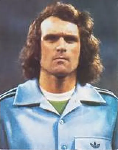 Wolfgang Overath a été fidèle au FC Cologne. Comment s'écrit le nom de cette ville en allemand ?