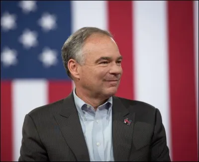 Sénateur de Virginie, il a été choisi comme co-listier de Clinton pour le "ticket" démocrate : qui est-ce ?