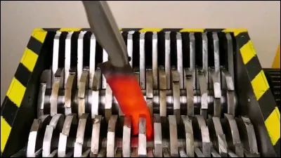 Réussit-il à le brûler (tuer) ?