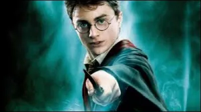 Qui a écrit la saga "Harry Potter" ?