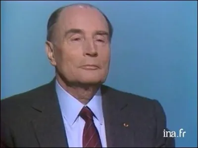 "Pouvez-vous vraiment contester ma version des choses en me regardant dans les yeux ?"
-"dans les yeux, je la conteste"
En quelle année était-ce?