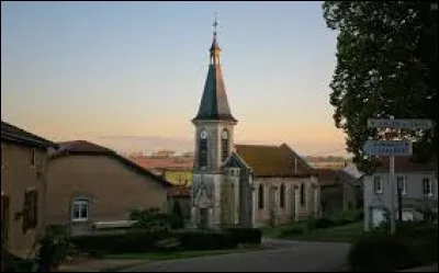 Nous sommes maintenant dans le Grand-Est, à Charey. Petit village de 77 habitants, dans l'arrondissement de Toul, il se situe dans le département ...