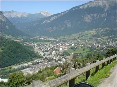 UGINE - Comment appelle-t-on les habitants de cette commune de Savoie ?