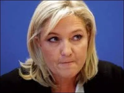 En ce moment, avec tout ces sondages d'opinion, on voie que des chiffres débilles devant Marine Le Pen.