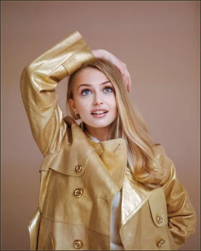 Qui interprète le rôle de Skye ?