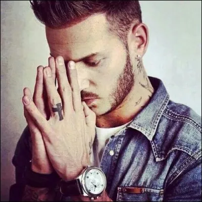 En quelle année a-t-il sorti son album "A la poursuite du bonheur" ?