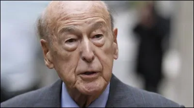 1974 - Peu après le décès de Georges Pompidou, une nouvelle élection est organisée. Elle est remportée par Valéry Giscard d'Estaing. Quelle est la particularité de cette élection ?