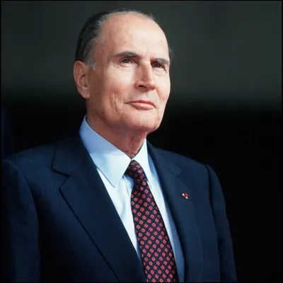 1981 - Après 7 ans de mandat, Valéry Giscard d'Estaing tente de se faire élire une nouvelle fois. Quel est alors le choix des Français ?