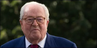 2002 - Coup de tonnerre au soir du premier tour ! Alors que Jacques Chirac et Lionel Jospin partent favoris, un personnage d'extrême droite crée la surprise en se qualifie pour le second tour en devançant Jospin de seulement quelques dixièmes de points. Qui est-il ?