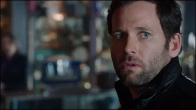 Épisode 19 : M. Gold pense connaître la véritable identité d'Auguste. Selon lui, de qui s'agit-il ?