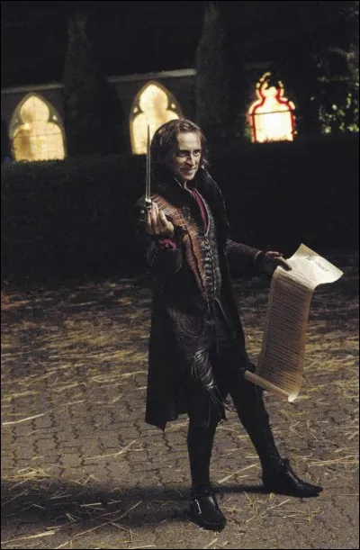 Épisode 4 : Que fait Rumplestiltskin alors que Marraine la Fée s'apprête à aider Cendrillon ?