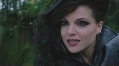 Épisode 8 : A qui appartenait la pomme que la Méchante Reine donne à Blanche-Neige ?