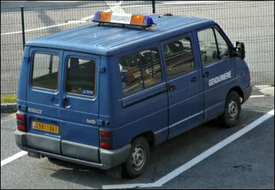 Dans quelle série apparaît ce véhicule ?