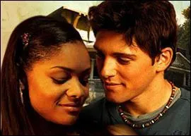 Qu'est-ce que Charles a rnov pour l'offrir  Cassie ?