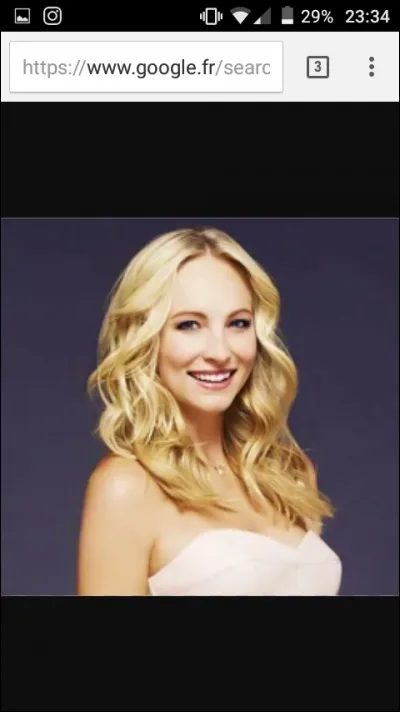 Avec quel personnage Caroline n'est-elle pas sortie ?