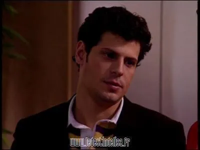 Pour quoi Renaud est-il  dou et trs demand ?