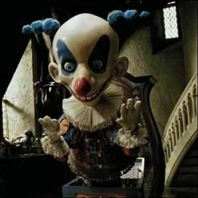 Dans le film "Harry Potter et le Prisonnier d'Azkaban", quelle élève transforme un serpent géant en diable à ressort, en utilisant le sortilège "Riddikulus" ?