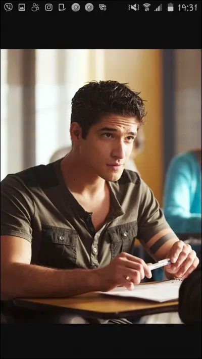 Qui s'est fait mordre dans la forêt par un loup-garou ?