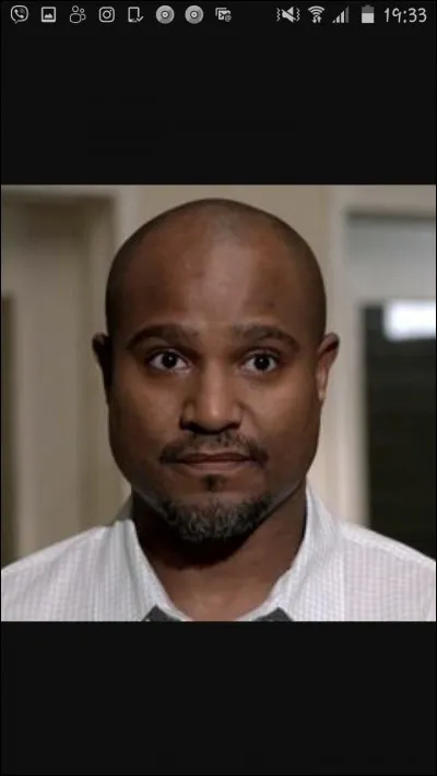 Comment s'appelle le patron de Scott ?