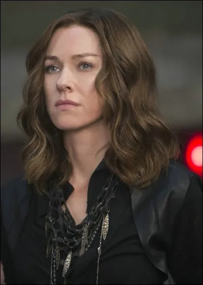 Quel est le nom complet d'Evelyn ?