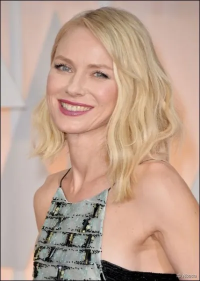 Qui joue le rôle d'Evelyn ?