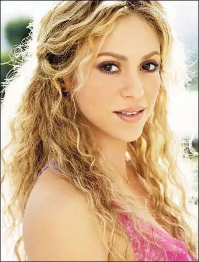 Avec quel rappeur français chante-t-elle "Comme moi", en 2017 ?