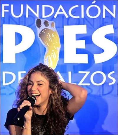 En 1994, elle crée la fondation Pies Descalzos. Quel est le but de cette fondation ?