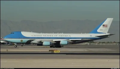 Comment s'appelle l'avion présidentiel ?