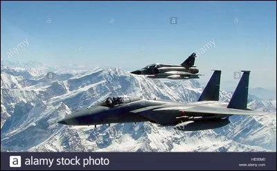 Quel type d'avions de chasse apparaît dans le film ?