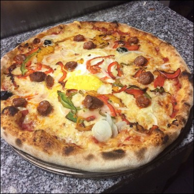 Comment s'appelle cette pizza ?