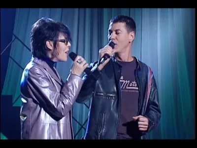 Qui chante comme un "Comme un boomerang" en 2001 ?